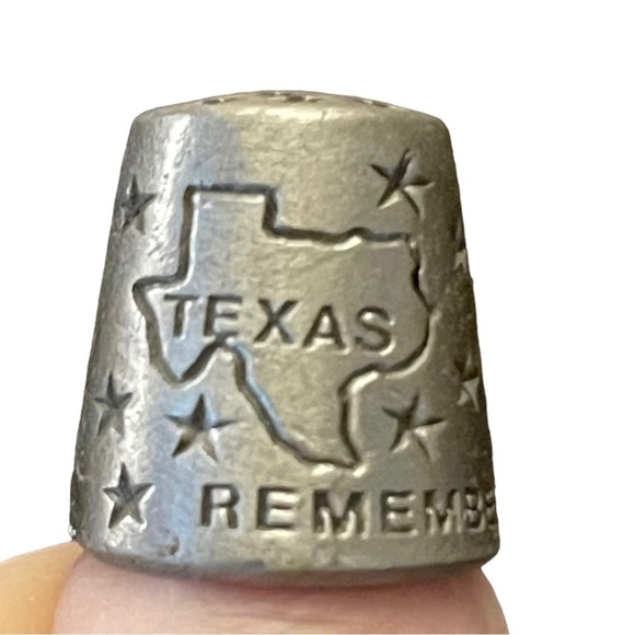 LOT of 6 Texas Themed Souvenir Thimbles - Picture 9 of 13